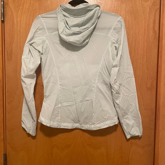 Arc'teryx Women's Light Blue Jacket - Picture 2 of 8